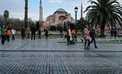 İstanbul'da Meydanlara Sınırlamalar Getirildi