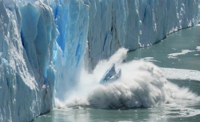 Dünyanın En Büyük Buz Dağı Eriyor